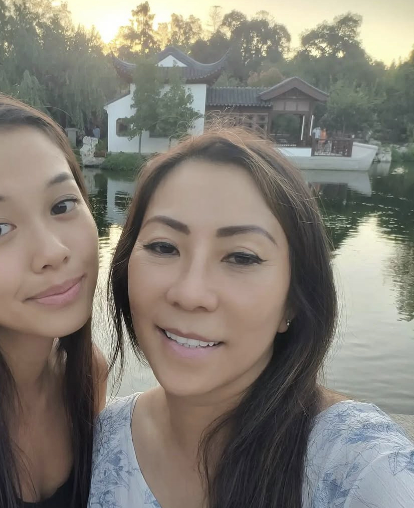 Dewi H. - Satisfied Customer